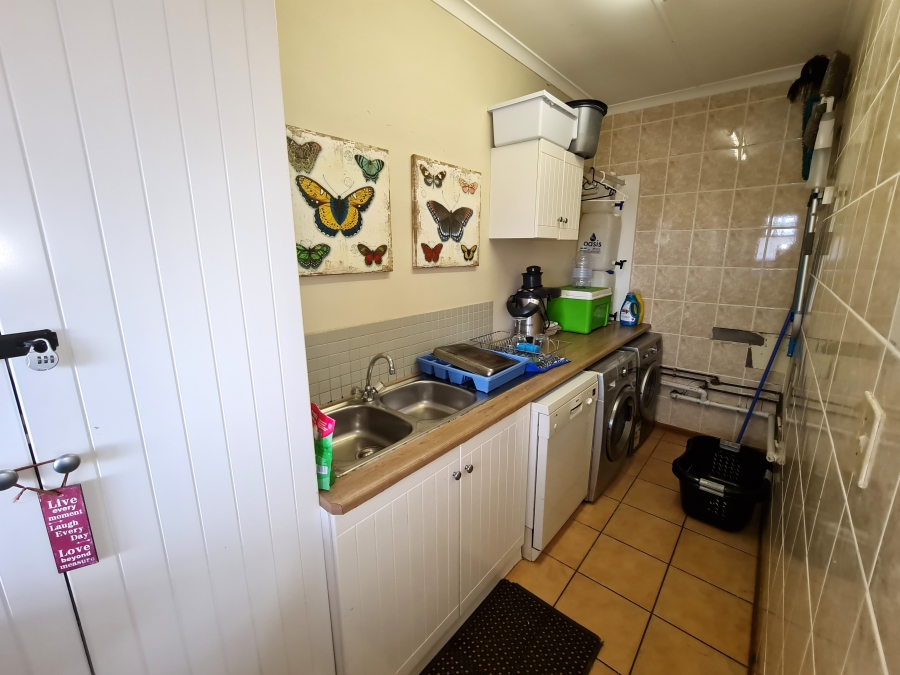 4 Bedroom Property for Sale in Noorsekloof Eastern Cape